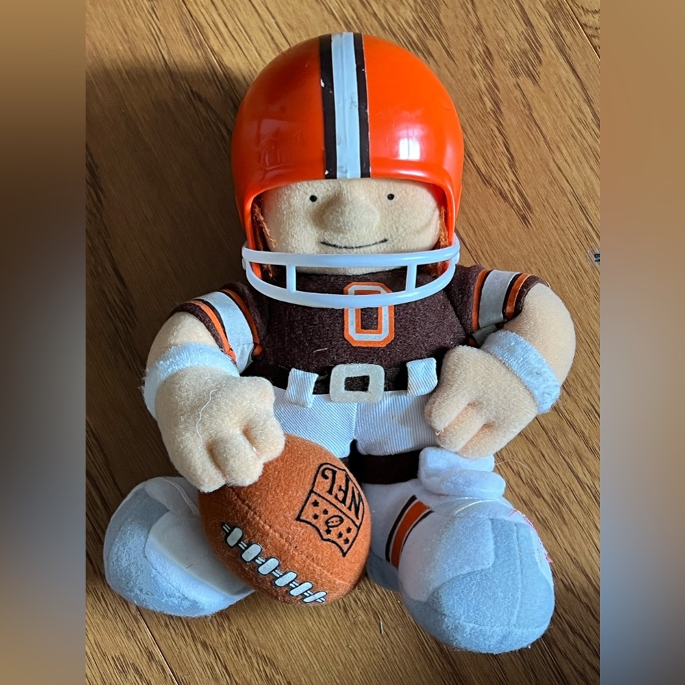 Vintage Cleveland Browns NFL Huddles 10” Plush Mascot Doll Tudor Games 1983